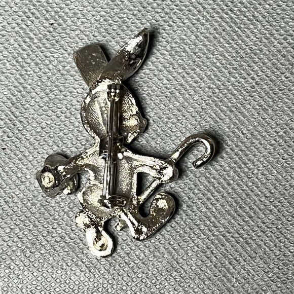 Vntg Peter Rabbit Brooch Rabbit Hat & Cane Silver Brooch Pin 2" Signed Liz-Ann - Picture 7 of 8